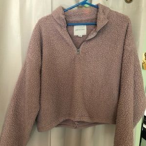 American Eagle Pull over